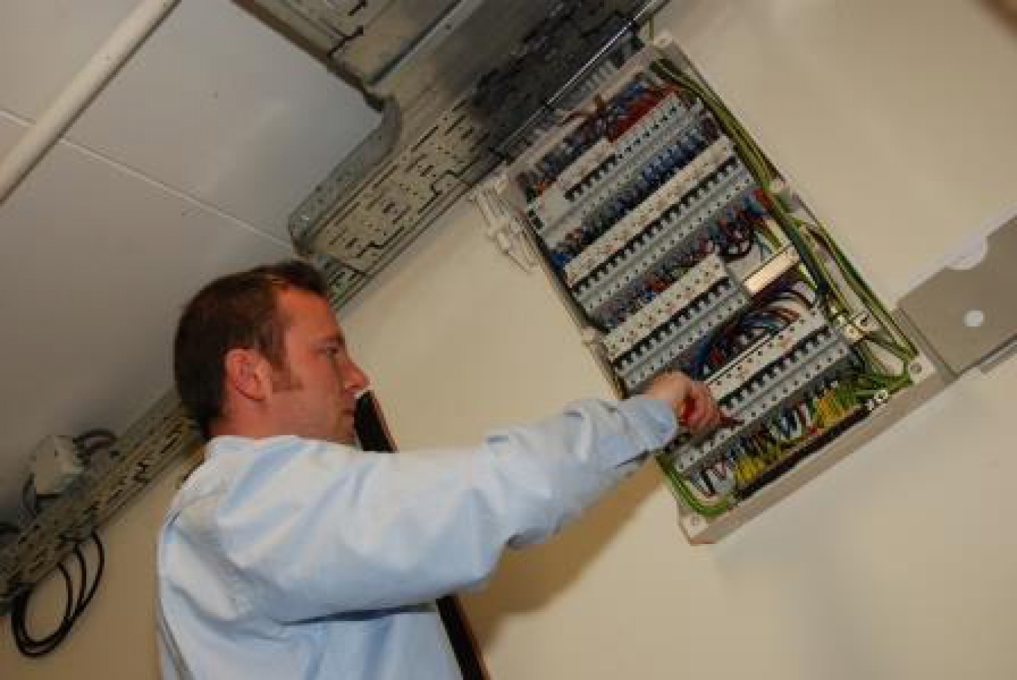 Le contrôle périodique de l’électricité peut être effectué en même temps que l’analyse des risques de l’installation BT.